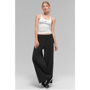 Alo Yoga Breezy Wide Leg Pants Medium Black Parachute Lounge Athleisure Workout